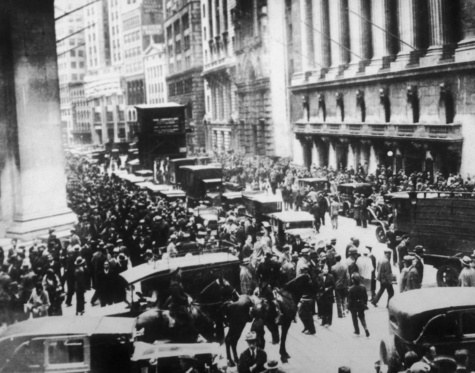 سقوط سهام در سال 1929.webp